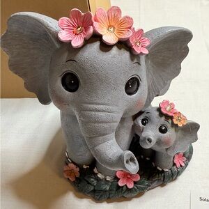 Elephants Garden Decor Solar Garden Statue New In Box